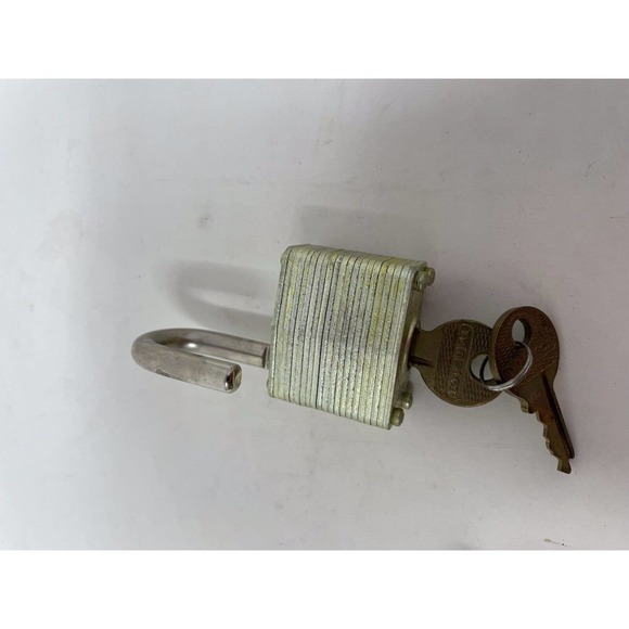 Vintage Master Lock #3 Secret Service Padlock Box 2 Keys Laminated Steel - Picture 9 of 9